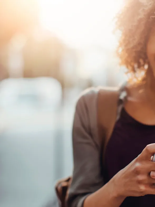 'Phubbing', la tendencia que practicas sin darte cuenta y que pone en peligro tus relaciones