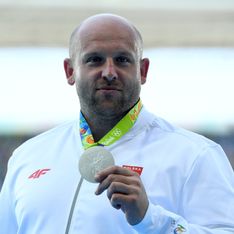 Un athlète met en vente sa médaille pour aider un enfant malade