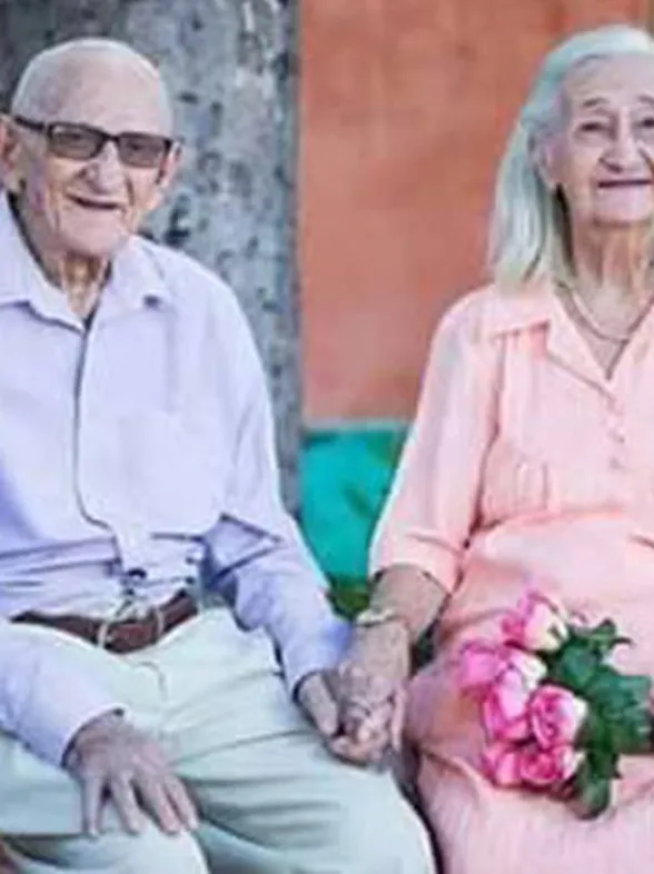 Amor eterno: esta pareja de ancianos celebra 65 años juntos con una adorable sesión de fotos