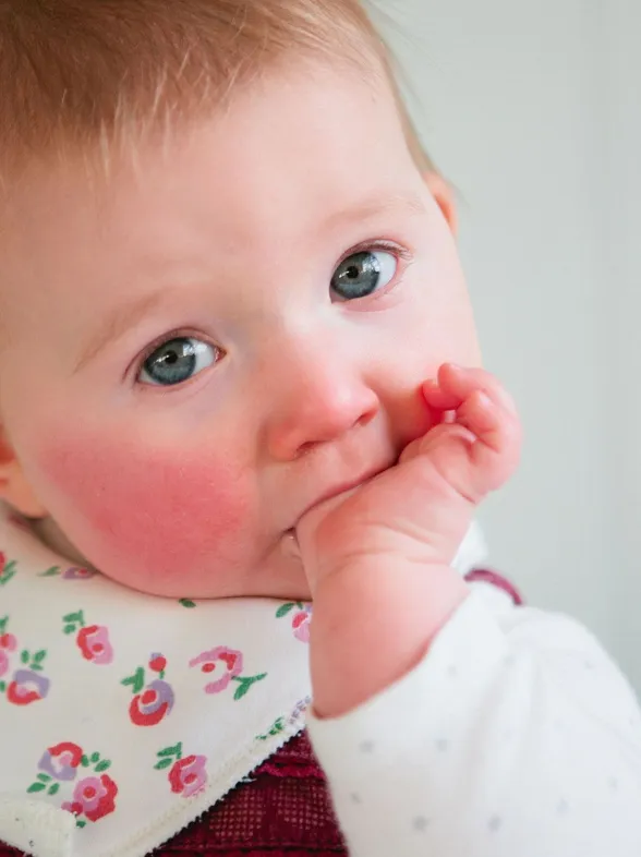 Hilfe, mein Baby zahnt! Tipps, um Schmerzen zu lindern