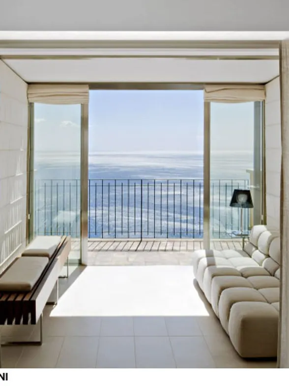 10 espectaculares salones con vistas al mar