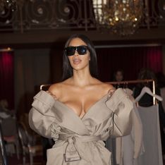 Se rendre sans maquillage à un défilé ? Kim Kardashian l’a fait ! (photos)