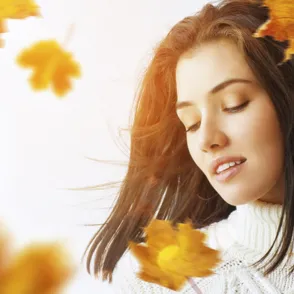 Coloración, mechas, ondas… Tratamientos y peinados que se llevan este otoño