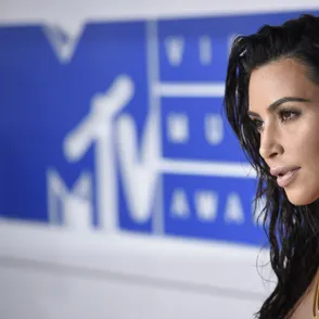 Kim Kardashian, asaltada a punta de pistola en París
