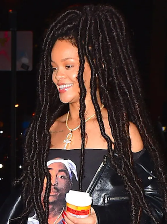Rihanna a lo Bob Marley, peor look de la semana