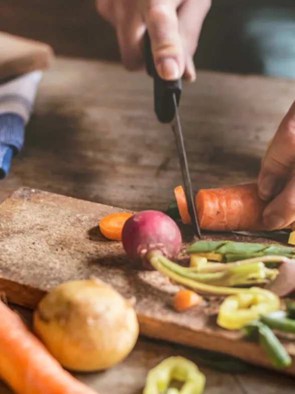 Tirar menos y ahorrar más: ¡10 increíbles trucos de cocina que no querrás dejar de probar!
