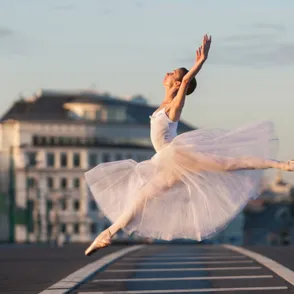 Cuerpo de bailarina: el ballet como nueva tendencia para ponerse en forma