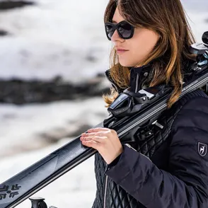 Glamour en la nieve: ahora puedes esquiar sobre cristales de Swarovski
