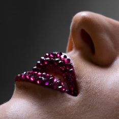 ¿Convertirías tus labios en una joya?