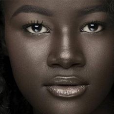 Khoudia Diop: de sufrir bullying por su intenso tono de piel a triunfar en la moda