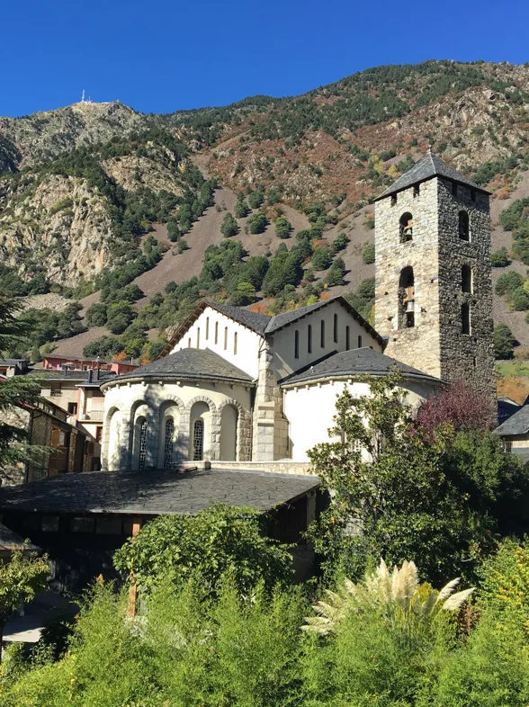 8 razones por las que visitar Andorra (más allá del esquí)