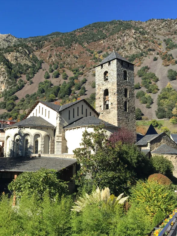 8 razones por las que visitar Andorra (más allá del esquí)