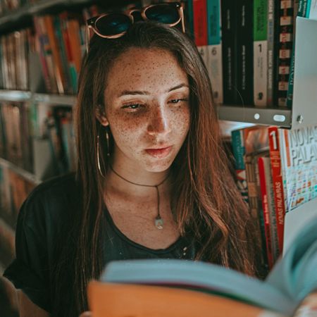 15 títulos ideales para regalar a una mujer el Día del libro