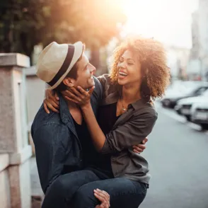 Claves para mantener a un hombre Sagitario a tu lado