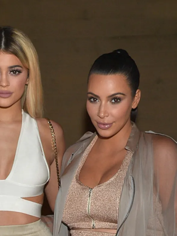 La increíble evolución facial de las hermanas Kardashian, ¿alguien dijo cirugía?