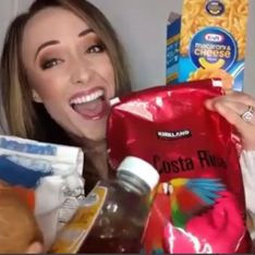 Une youtubeuse se maquille intégralement avec... de la nourriture ! (vidéo)