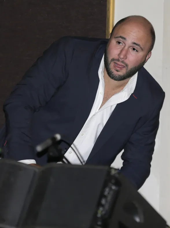 Kiko deja plantado a los Pantoja y elige a los Rivera
