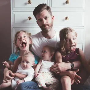 Tener hijos no siempre es fácil... y este padre lo demuestra en sus divertidas fotos de Instagram