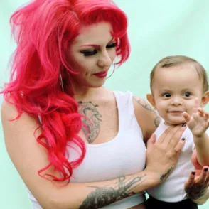 Retrata a madres modernas para combatir estereotipos absurdos