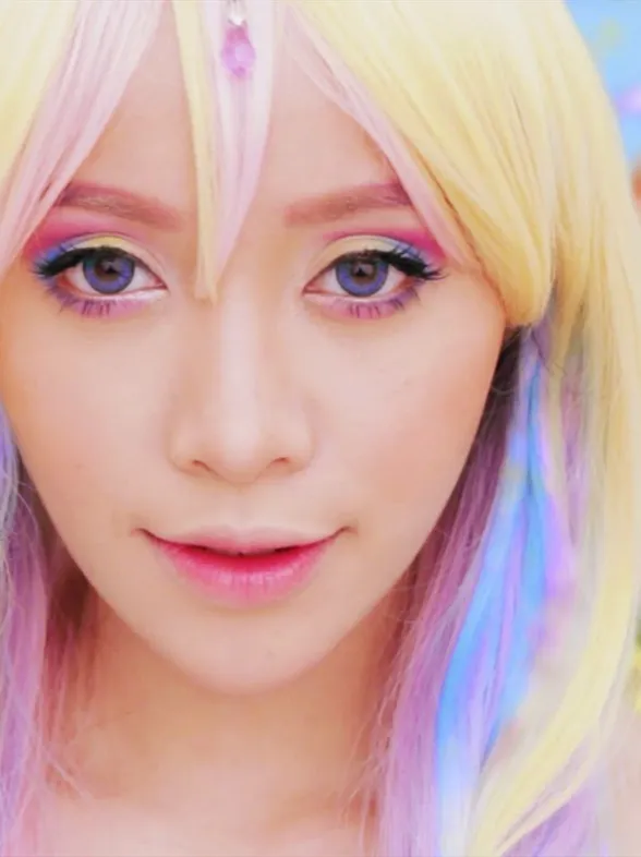Eyeliner de unicornio, la magia llega a tus ojos