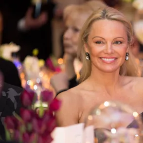 El nuevo look de Pamela Anderson conmociona Hollywood