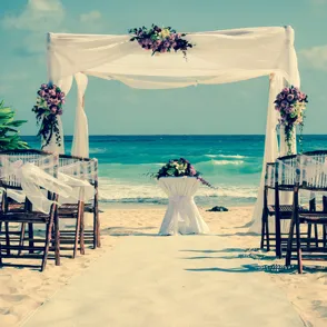 ¿Te gustaría celebrar tu boda a la orilla del mar?