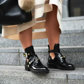 Tendências de calçar: sapatos atuais & originais