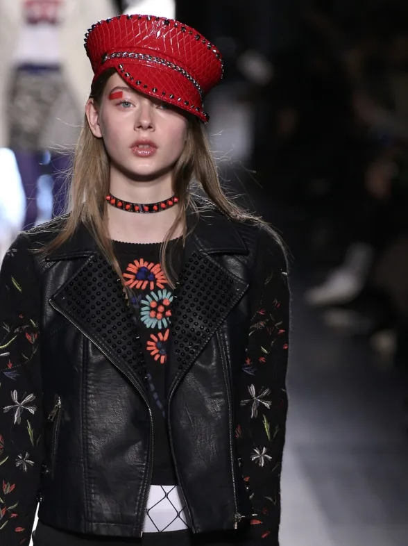 ¡Disfruta del desfile de Desigual en NYFW en directo!