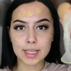 Condones para aplicar maquillaje, la enésima locura vista en internet