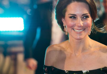 Quand Kate Middleton se rend aux BAFTA Awards, ça ne déconne pas (Photos)