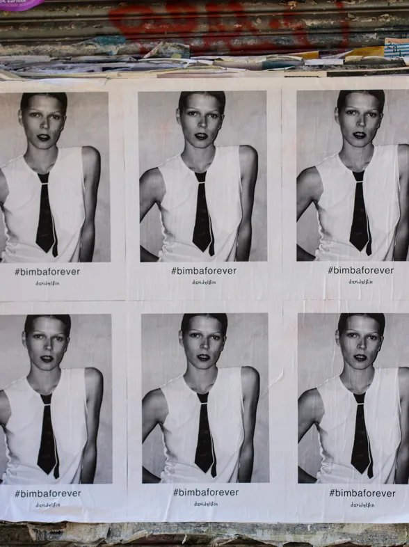 David Delfín empapela Madrid con un homenaje a Bimba Bosé