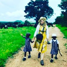 Pourquoi l'adoption de ces jumelles malawites par Madonna crée la polémique ? (Photos)