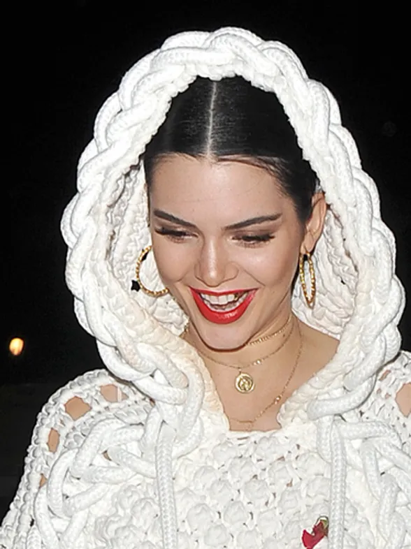 Los dientes de oro de Kendall Jenner, la nueva moda que triunfa entre las Kardashian