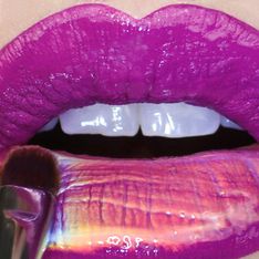 Holographic lips, los labios también pueden brillar