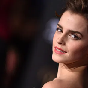 Emma Watson responde: "No entiendo qué tiene que ver mi pecho con el feminismo"