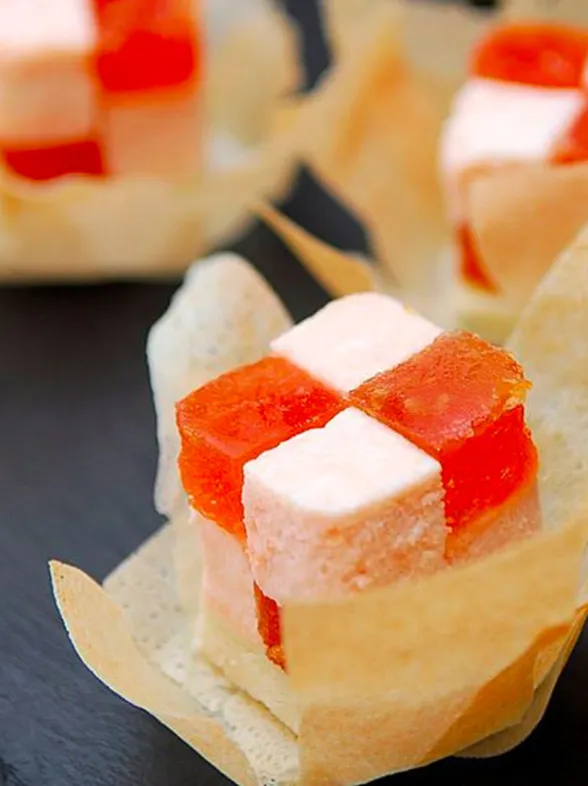 Una receta ligera y sabrosa: milhojas de pavo con membrillo y mozzarella
