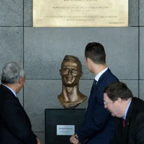 Cristiano Ronaldo, centro de las burlas por tener su propio Ecce Homo