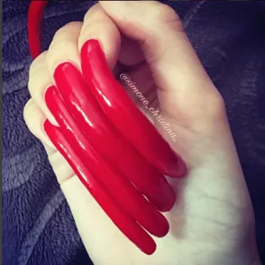 This Girl Hasn't Cut Her Nails In Years And They're Low-key Gross