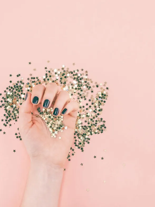 ¿Por qué es importante hacerse la manicura y tener las manos cuidadas?