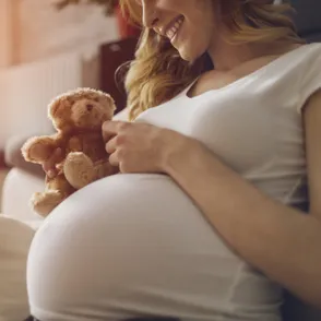 Científicos revelan la mejor edad para ser madre y no es la que tú crees