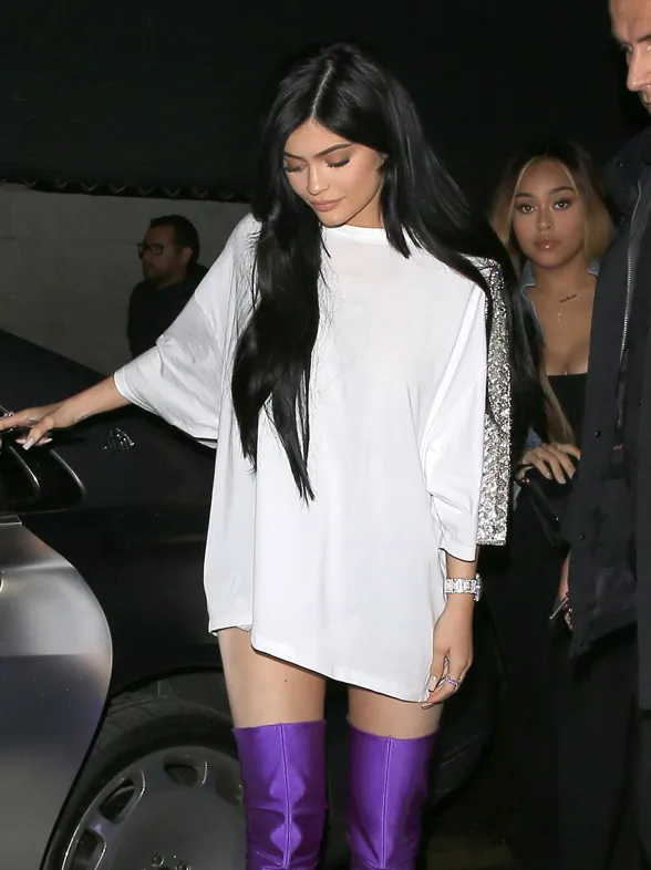 Kylie Jenner y sus botas propias de Semana Santa, peor look de la semana