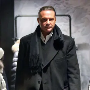 Luis Miguel y otros famosos a los que la cirugía les dejó irreconocibles
