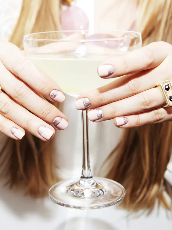 ¡Un brindis por el primer esmalte comestible con sabor a vino!