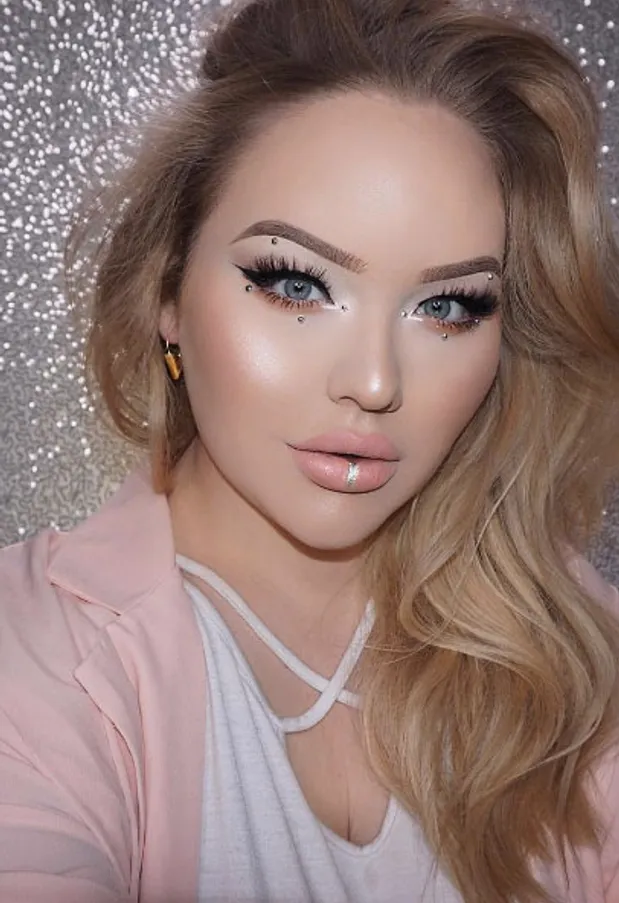 This Beauty Blogger Wants The Internet To Stop Makeup Shaming