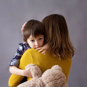 Qué hacer si tu hijo moja la cama: ¿cuándo ir al pediatra?