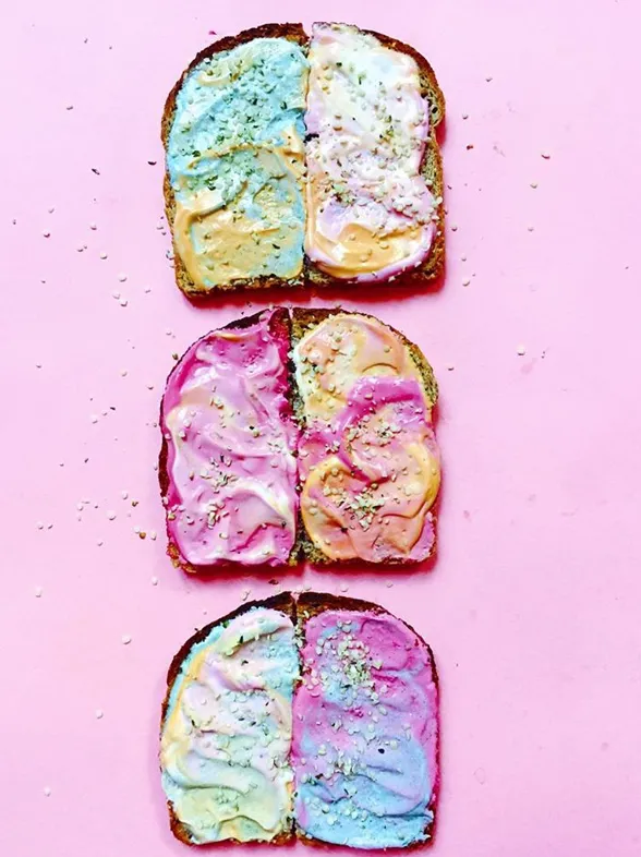 Mermaid toast o la forma de hacer tus desayunos más "instagrameables"