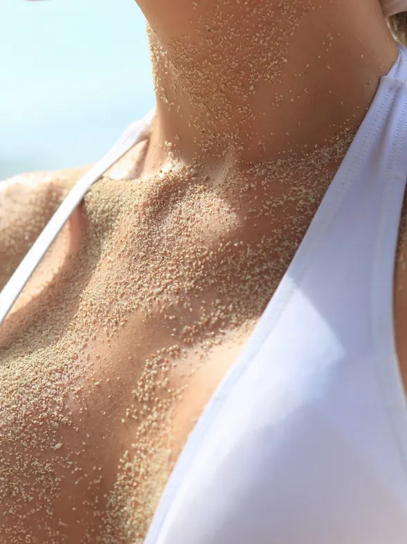 Cómo presumir de un escote radiante en verano