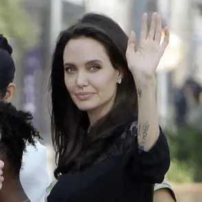 Angelina Jolie ha encontrado el amor con un ejecutivo inglés