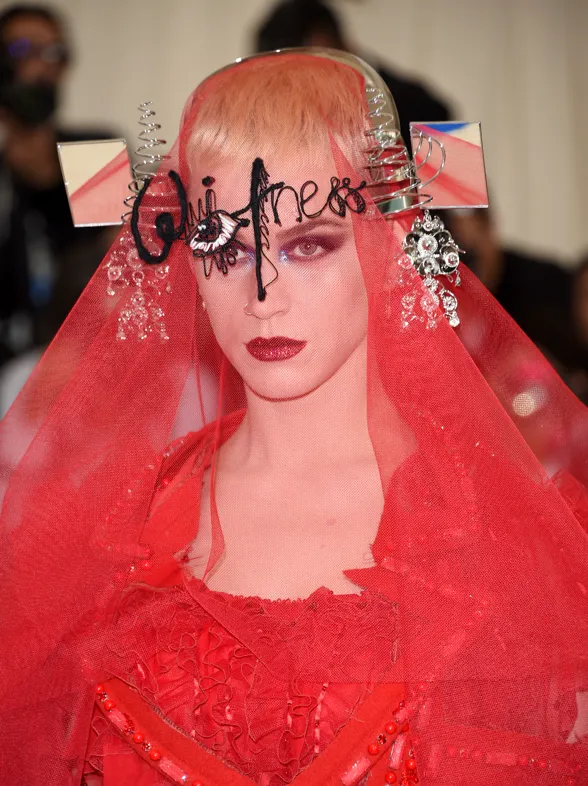 Los looks más excéntricos de la alfombra roja del MET 2017