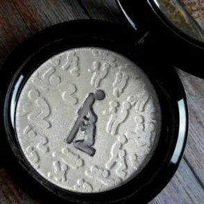 These Glow Job Highlighters Are The X-rated Beauty Product Your Make-up Bag Is Missing